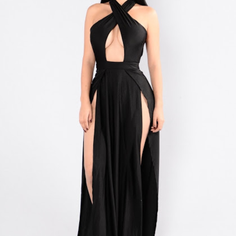 PLUS SIZE HALTER DRESS